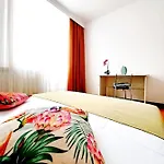מלון Complex Arges - Garden & Retreat 2*