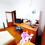 מלון Complex Arges - Garden & Retreat