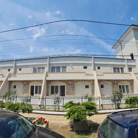 Complex Arges - Garden & Retreat