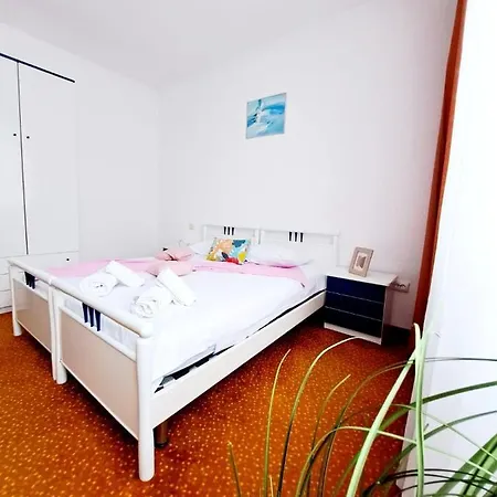 Complex Arges - Garden & Retreat Готель Ефоріє-Норд