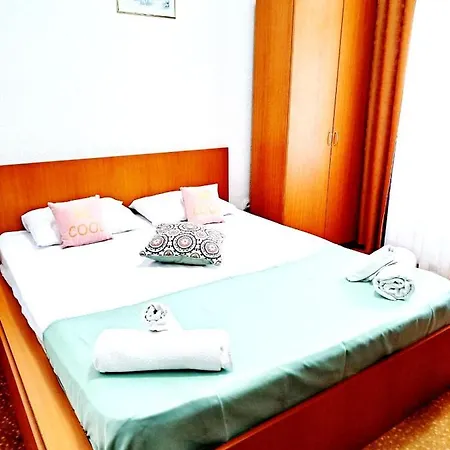 Complex Arges - Garden & Retreat Hotel 2*