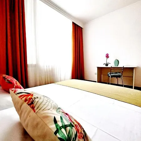 Hotel Complex Arges - Garden & Retreat