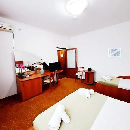 Complex Arges - Garden & Retreat Hotel 2*