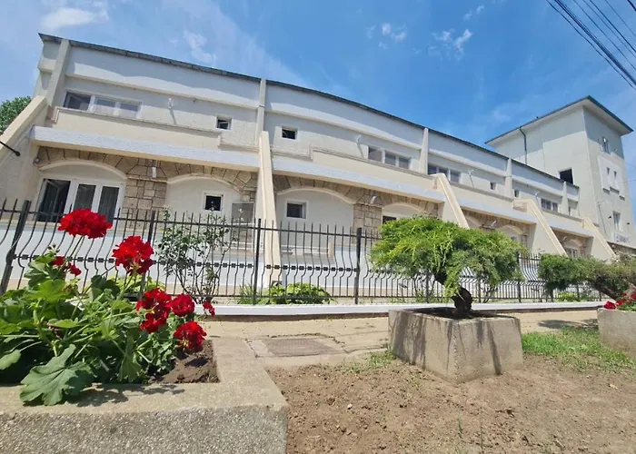 Complex Arges - Garden & Retreat 2*