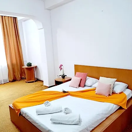 Hotel Complex Arges - Garden & Retreat