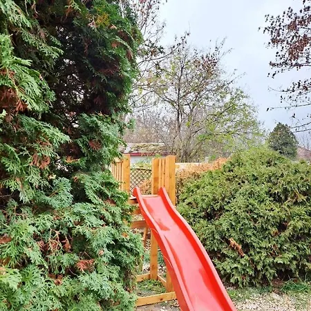Complex Arges - Garden & Retreat מלון 2*