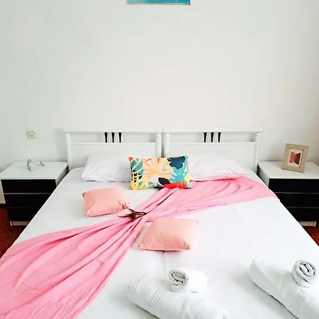 Complex Arges - Garden & Retreat מלון 2*