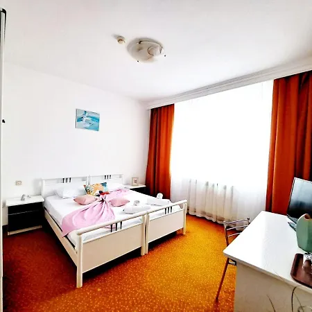 Complex Arges - Garden & Retreat Hotel 2*