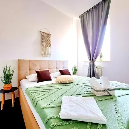 Complex Arges - Garden & Retreat אפורי נורד