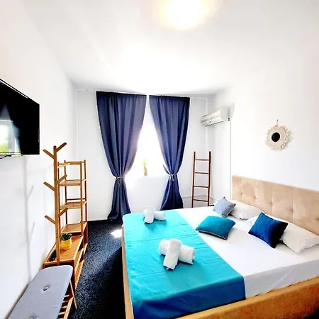 מלון Complex Arges - Garden & Retreat 2*