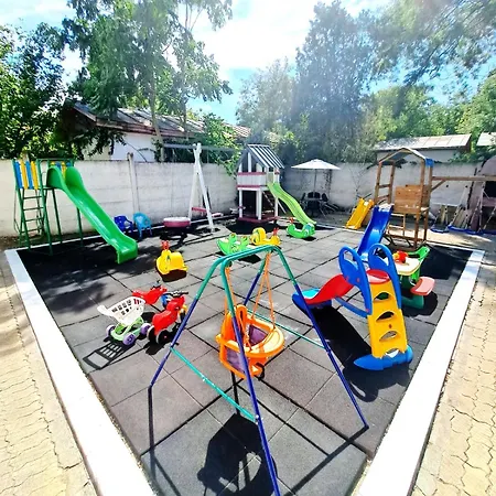 Complex Arges - Garden & Retreat מלון 2*